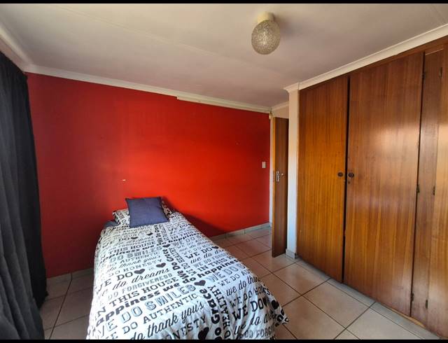 4 BEDROOM TOWNHOUSE FOR SALE IN VANDERBIJLPARK SE 1